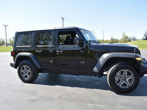 Used 2023 Jeep Wrangler Unlimited Sport AWD/4WD image 3