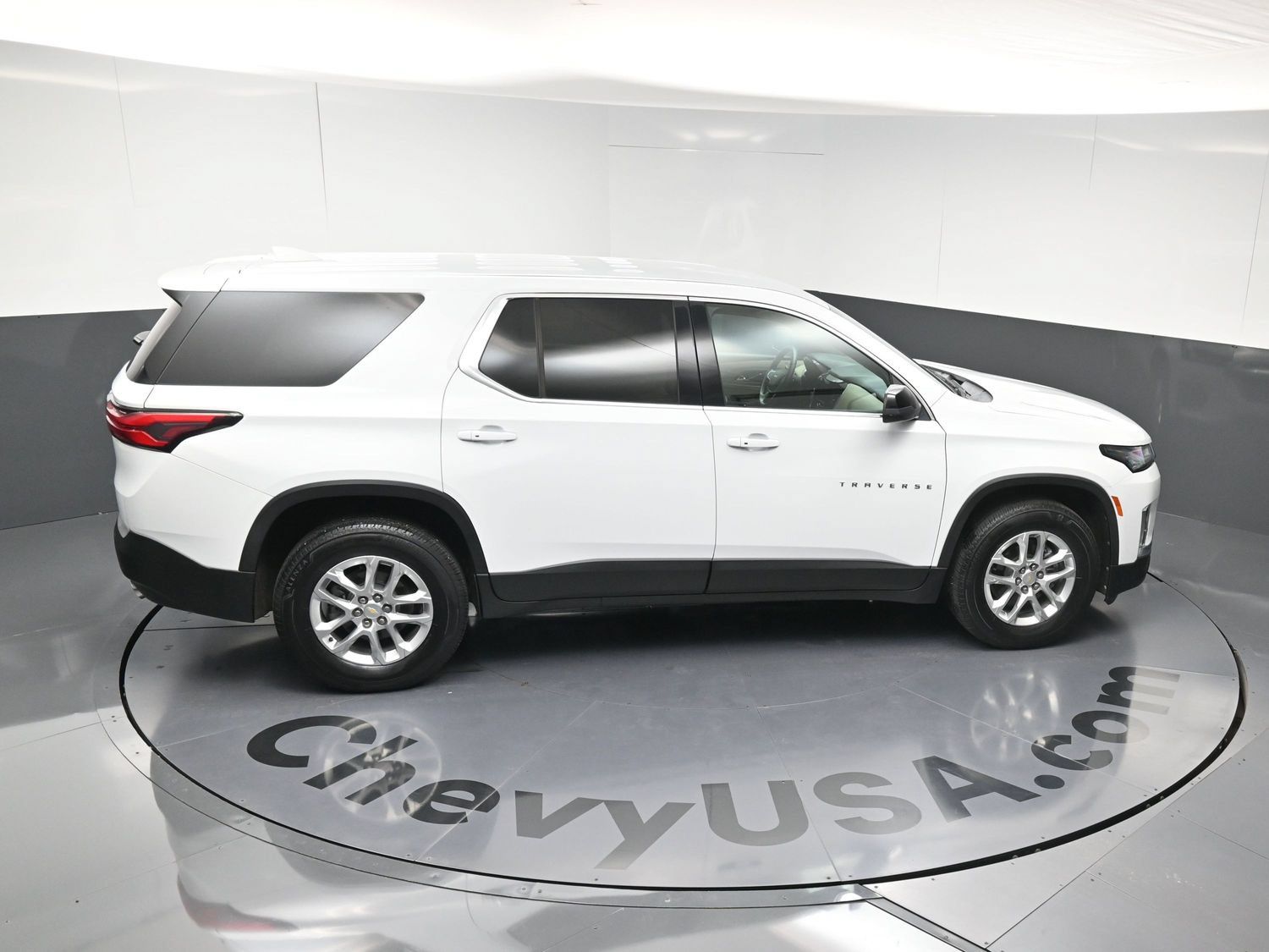 Used 2022 Chevrolet Traverse LS FWD image 33