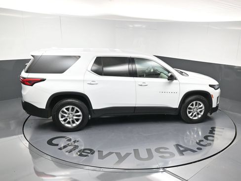 Used 2022 Chevrolet Traverse LS FWD image 33