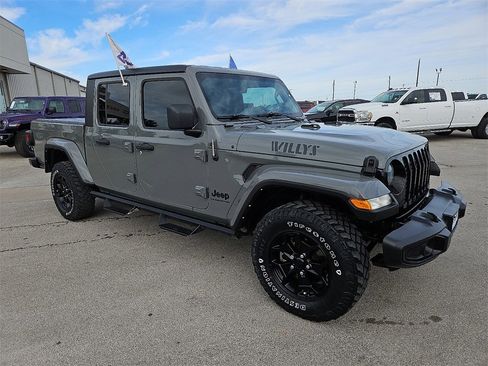 Used 2021 Jeep Gladiator Willys image 9