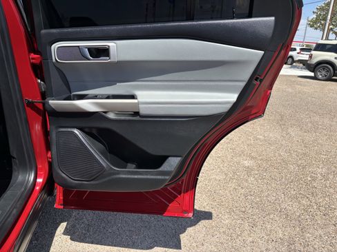 Used 2021 Ford Explorer XLT w/ Equipment Group 202A image 21