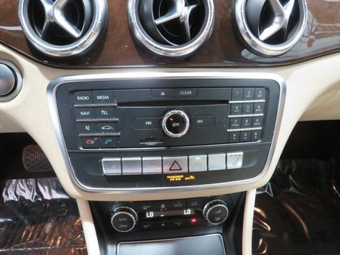 Used 2018 Mercedes-Benz CLA 250 4MATIC image 20