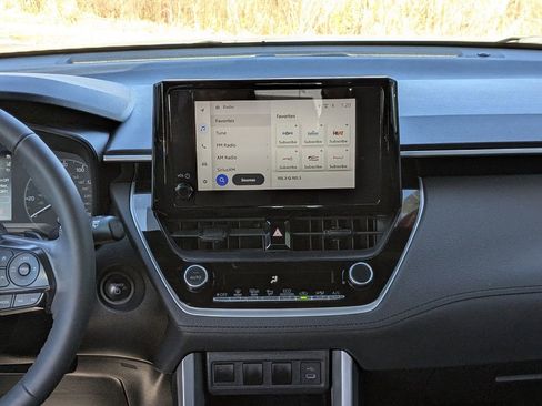 Certified 2024 Toyota Corolla Cross SE image 14