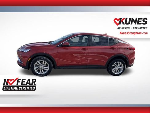 Used 2024 Buick Envista Preferred w/ Advanced Safety Package image 7