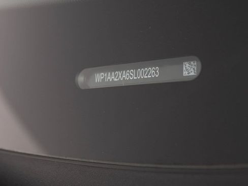 New 2025 Porsche Macan 4 Electric image 38