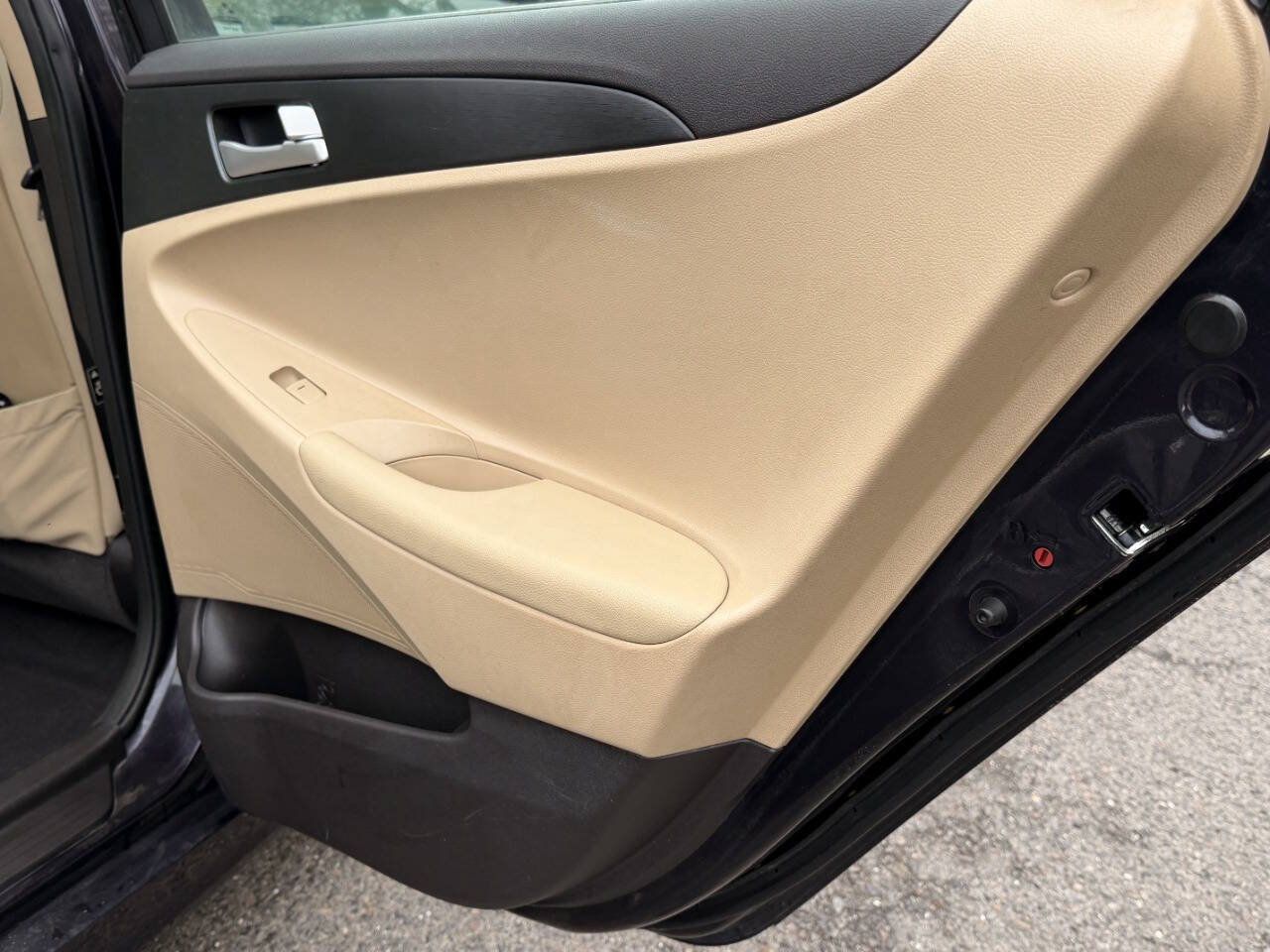 Used 2011 Hyundai Sonata GLS FWD image 20