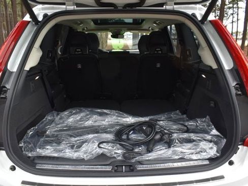 New 2024 Volvo XC90 T8 Plus w/ Protection Package Premier image 17