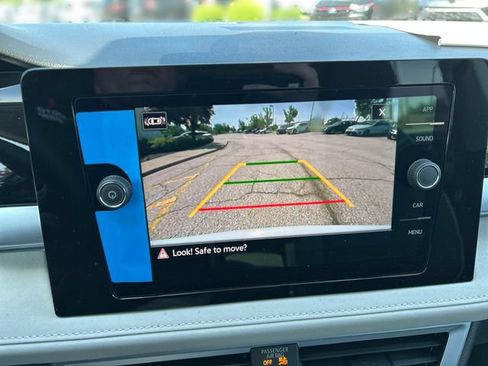 New 2026 Volkswagen Taos SE FWD image 18