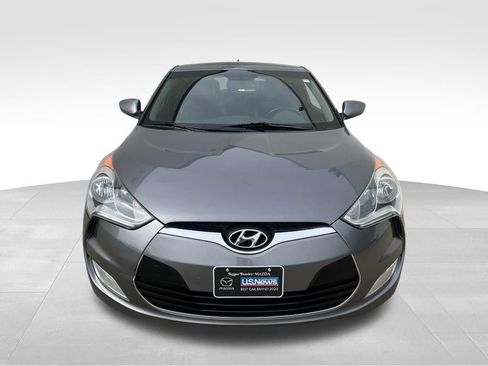 Used 2013 Hyundai Veloster w/ Style Pkg FWD image 2