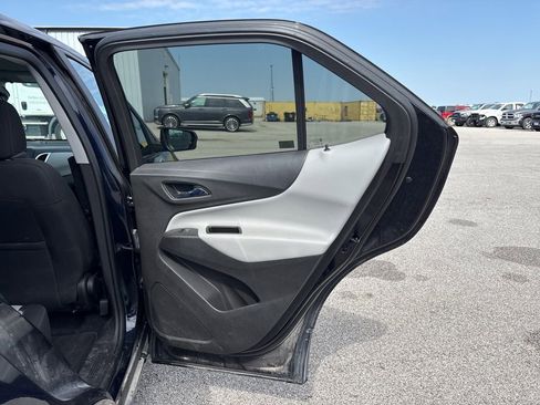 Used 2021 Chevrolet Equinox LS w/ LS Convenience Package AWD/4WD image 13
