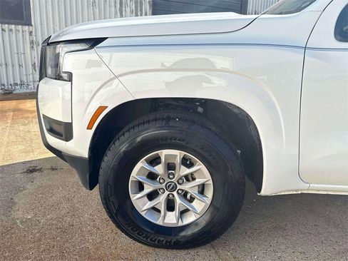 Used 2025 Nissan Frontier S w/ S Utility Package image 5