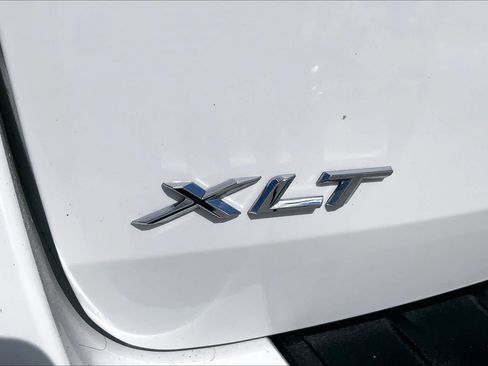 Used 2022 Ford Explorer XLT w/ Equipment Group 202A RWD image 17