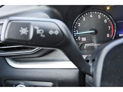 Used 2022 Ford Explorer XLT image 15