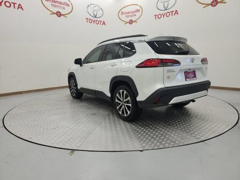 Used 2023 Toyota Corolla Cross XLE w/ Convenience Package FWD image 6
