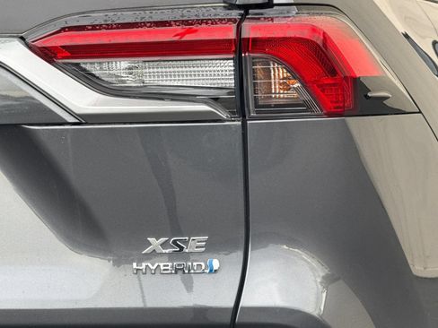 Used 2022 Toyota RAV4 XSE AWD/4WD image 26