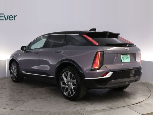 Used 2025 Cadillac Optiq Luxury 1 AWD/4WD image 17
