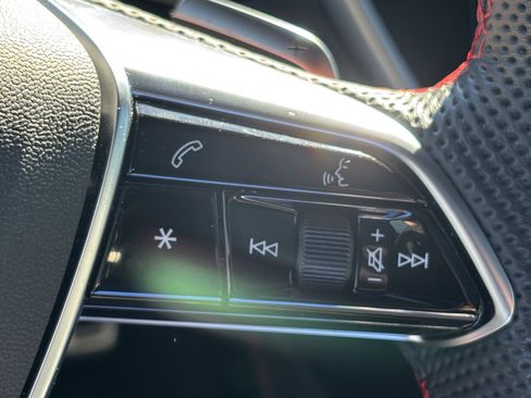 Certified 2025 Audi S6 Premium Plus image 19