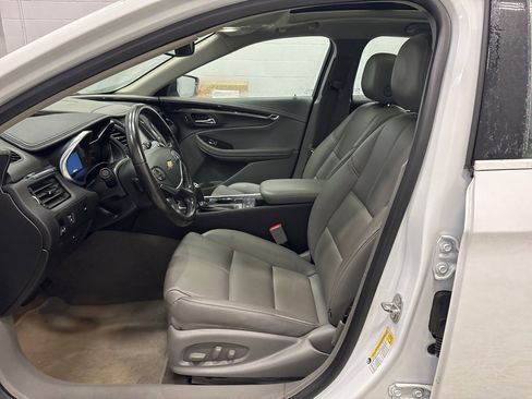 Used 2019 Chevrolet Impala LT image 9