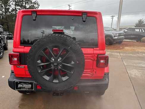 Used 2025 Jeep Wrangler Backcountry image 9