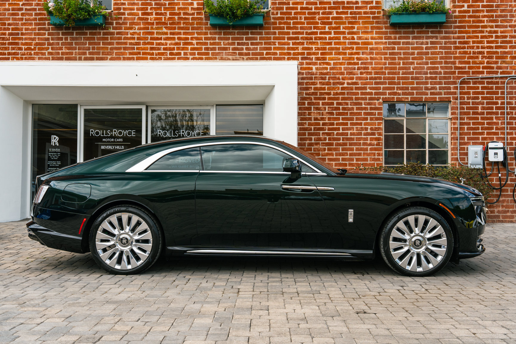 Used 2024 Rolls-Royce Spectre w/ Spectre Launch Package AWD/4WD image 3
