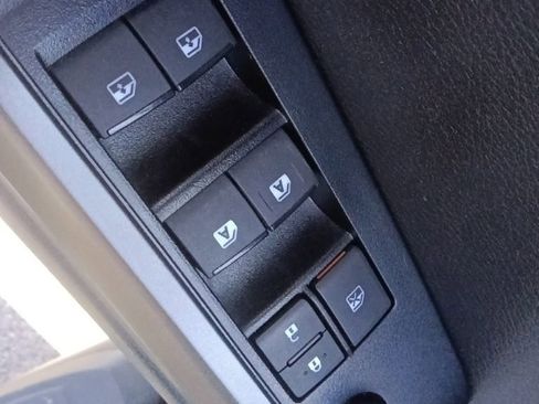 Used 2023 Toyota Tacoma TRD Off-Road AWD/4WD image 12