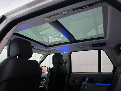 Used 2019 Land Rover Range Rover HSE image 23