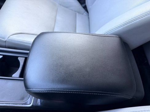 Used 2016 Honda CR-V Touring image 39