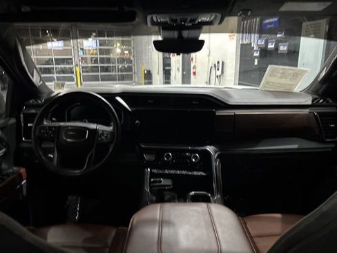 Used 2024 GMC Sierra 1500 Denali Ultimate image 35