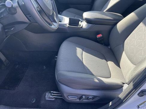 Certified 2025 Toyota RAV4 XLE image 10