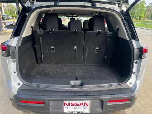 Used 2025 Nissan Pathfinder SV AWD/4WD image 26