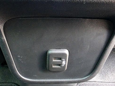 Used 2023 Chevrolet Equinox LS FWD image 40