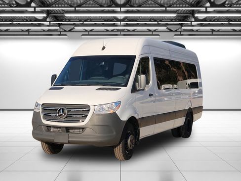 Used 2024 Mercedes-Benz Sprinter 3500 image 6