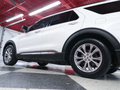 Used 2021 Ford Explorer XLT w/ Equipment Group 202A RWD image 39