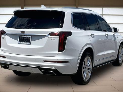 Used 2020 Cadillac XT6 Premium Luxury AWD/4WD image 2