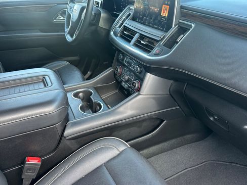Used 2024 Chevrolet Suburban Premier AWD/4WD image 20