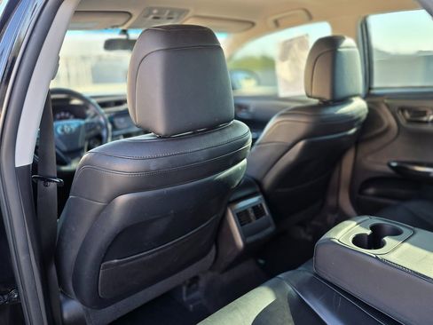Used 2015 Toyota Avalon XLE Touring image 17