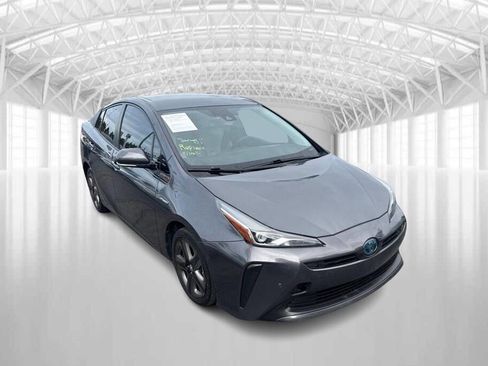 Used 2019 Toyota Prius XLE image 1