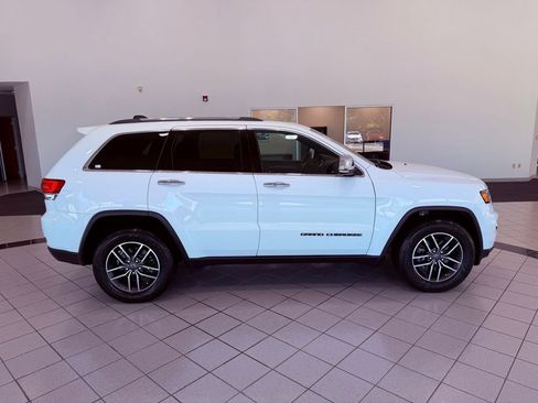 Used 2019 Jeep Grand Cherokee Limited w/ Luxury Group II image 17