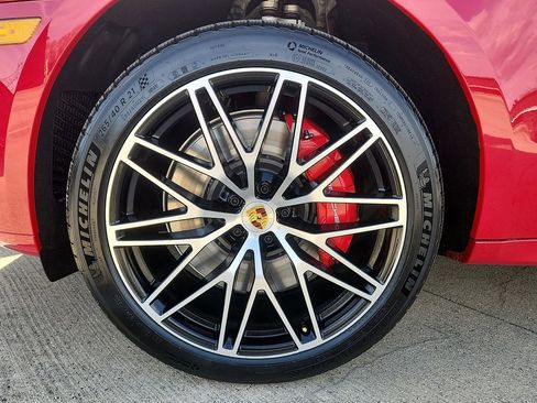 New 2026 Porsche Macan GTS image 10