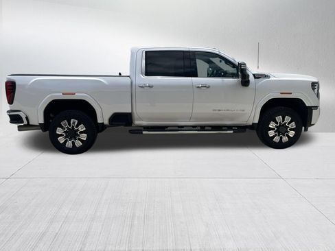 Used 2024 GMC Sierra 3500 Denali w/ Technology Package AWD/4WD image 5