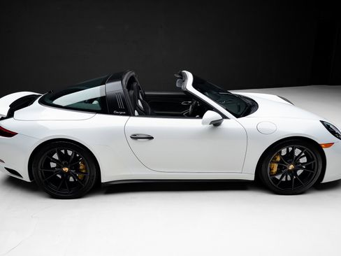 Used 2019 Porsche 911 Targa 4S image 36
