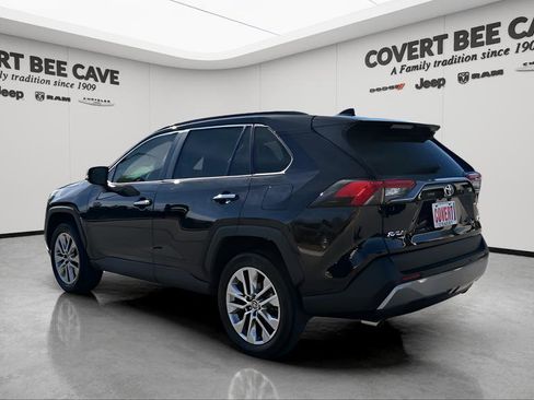 Used 2022 Toyota RAV4 Limited image 6