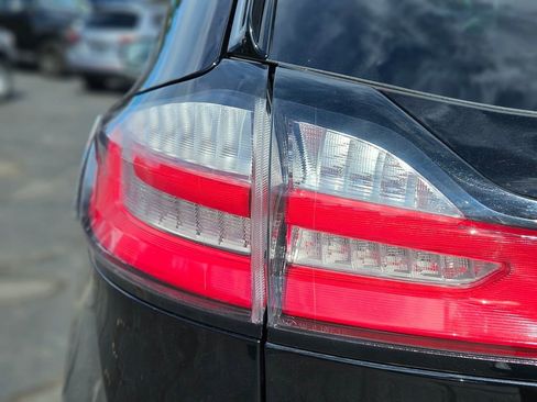 Used 2022 Ford Edge SEL w/ Convenience Package image 9