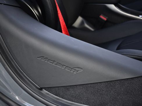 Used 2020 McLaren 600LT Spider RWD image 19
