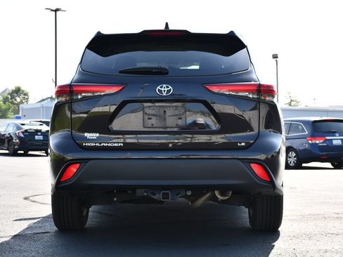 Used 2021 Toyota Highlander LE FWD image 6