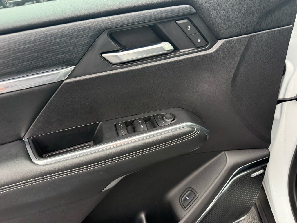Used 2025 GMC Acadia Elevation FWD image 16