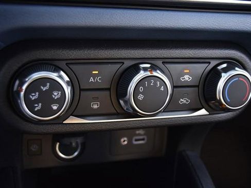 New 2025 Nissan Versa SV image 14