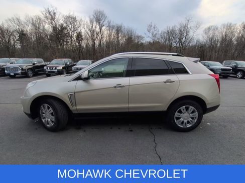 Used 2015 Cadillac SRX Luxury image 2