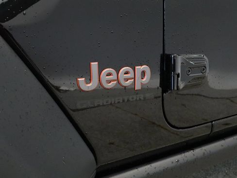 New 2026 Jeep Gladiator Mojave w/ Safety Group AWD/4WD image 18