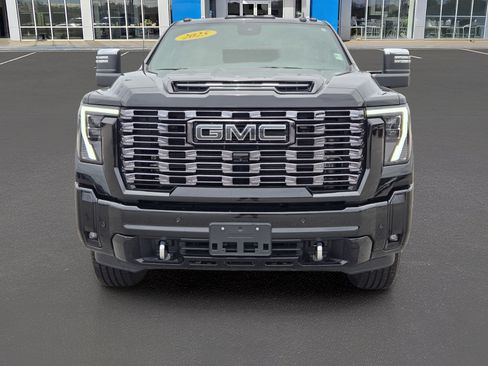 Used 2025 GMC Sierra 3500 Denali Ultimate w/ LPO, GMC Protection Package AWD/4WD image 2